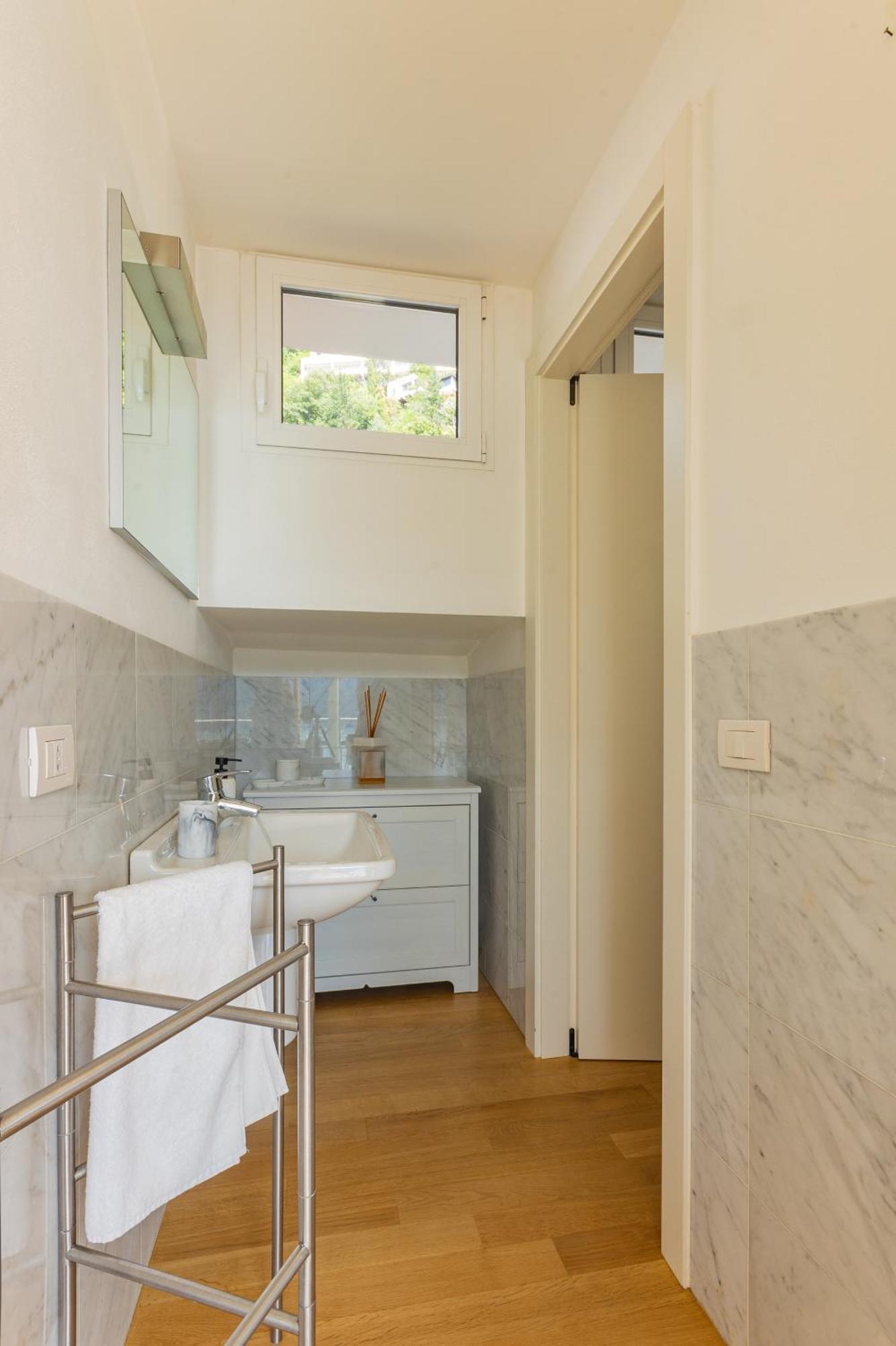 Casa Madlen - Bright Attic With Marvelous View Apartment Campione d'Italia Ngoại thất bức ảnh