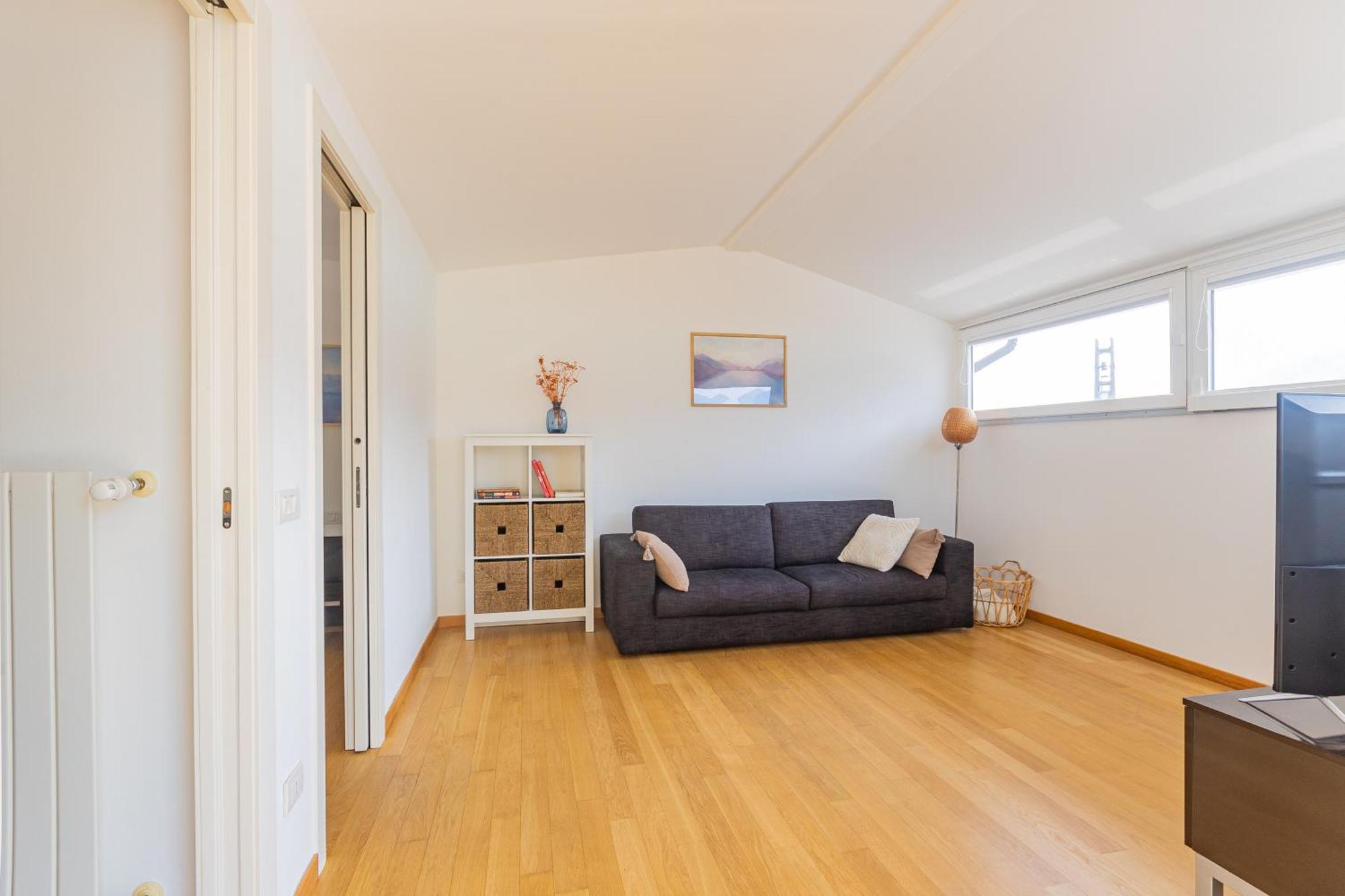 Casa Madlen - Bright Attic With Marvelous View Apartment Campione d'Italia Ngoại thất bức ảnh